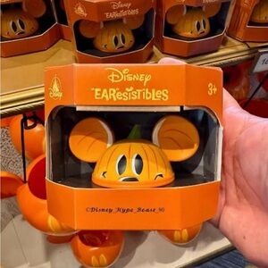 Disney Parks EAResistables pumpkin collectibles